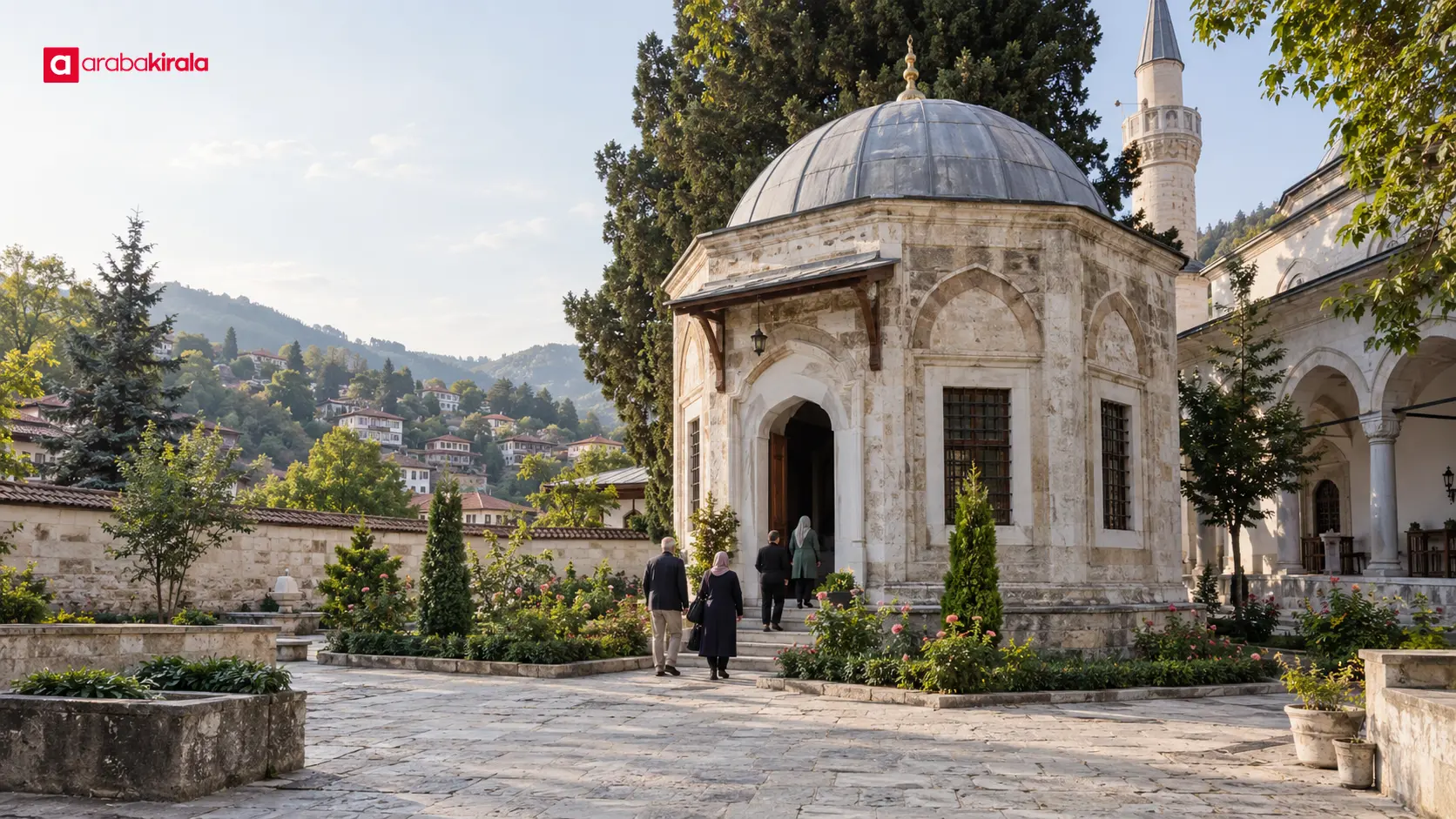 Göynük’te Gazi Süleyman Paşa Camii avlusundaki Akşemseddin Türbesi