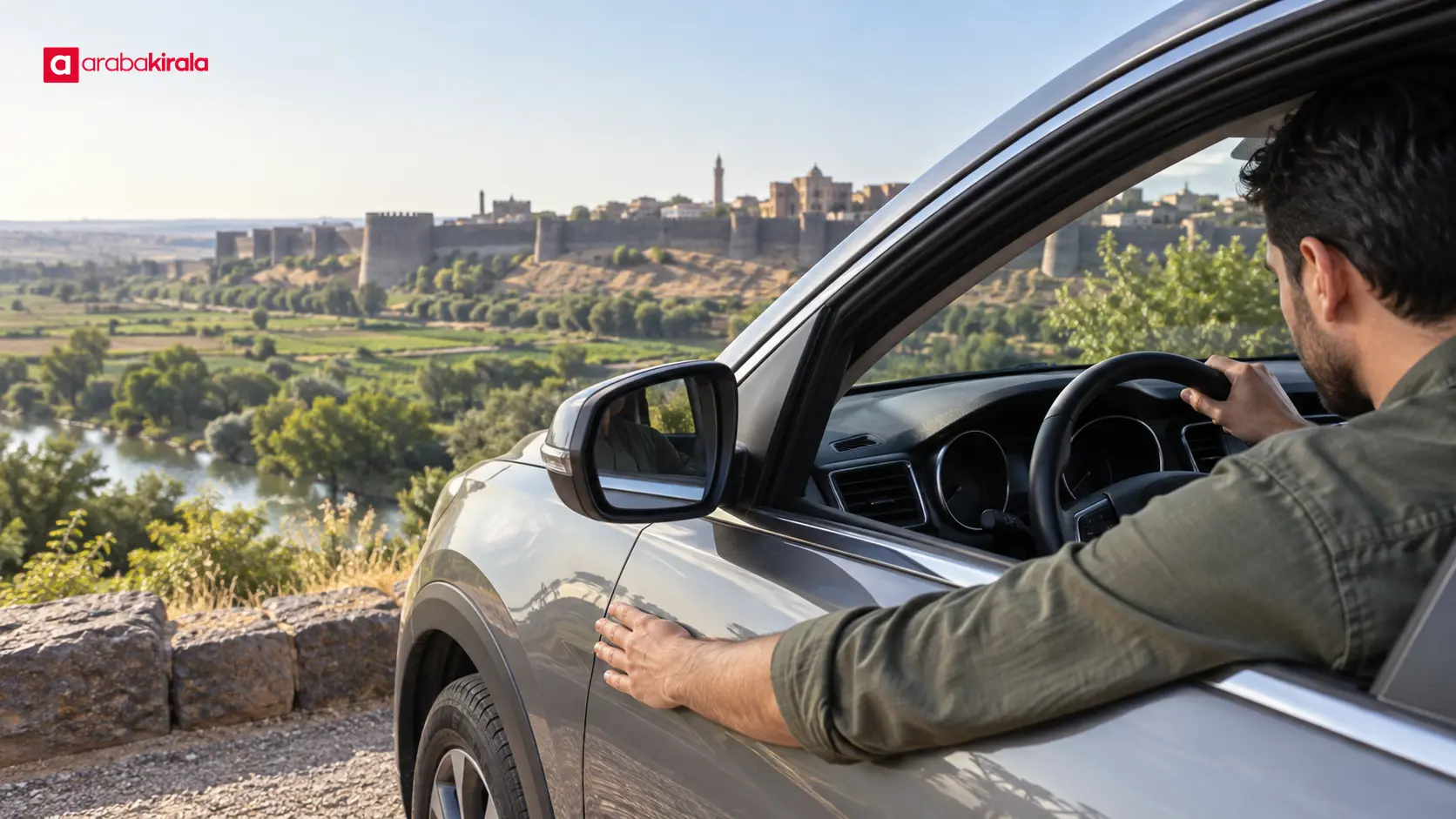 Diyarbakır gezisi öncesinde aracın dışını ve kilometre göstergesini kontrol eden kişi Diyarbakır gezisi öncesinde aracın dışını ve kilometre göstergesini kontrol eden kişi